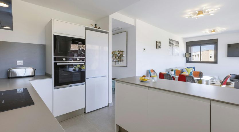 Photo of Contemporary Cove