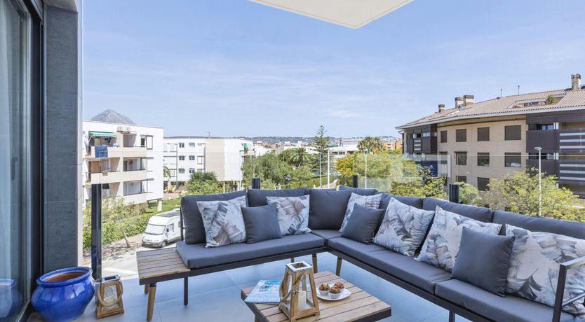 Photo of Contemporary Cove