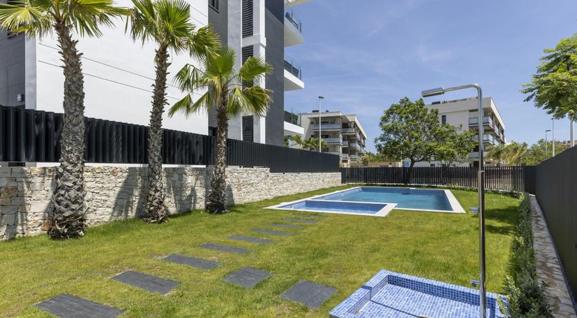 Photo of Contemporary Cove