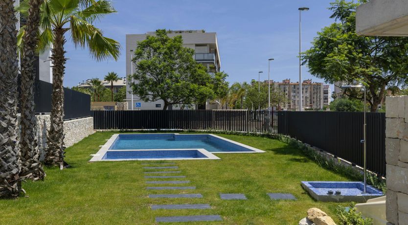 Photo of Contemporary Cove