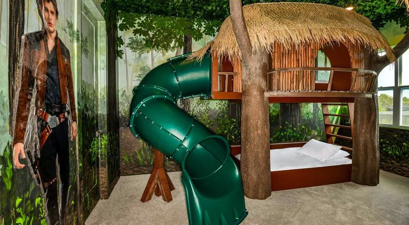 Photo of Hurricane Waltz