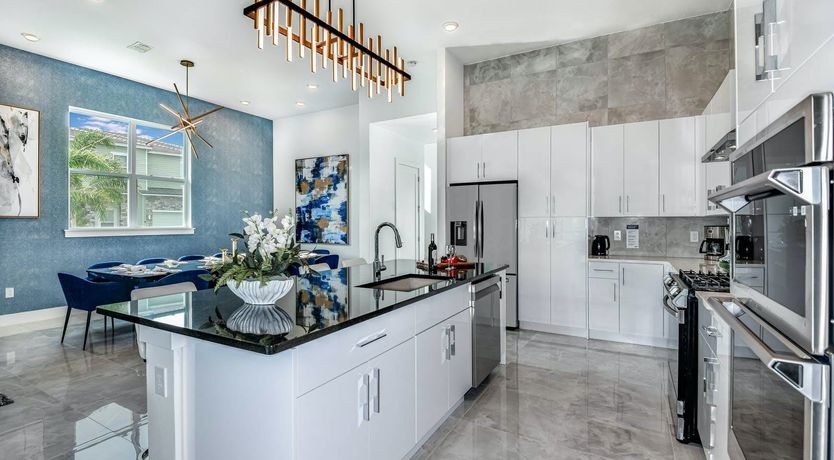 Photo of Hurricane Waltz