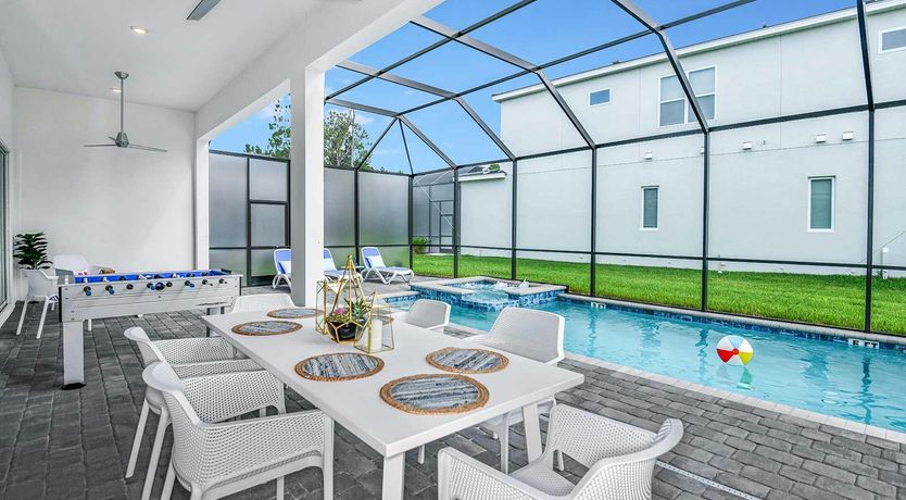 Photo of Hurricane Waltz