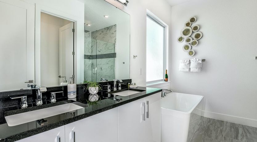 Photo of Hurricane Waltz