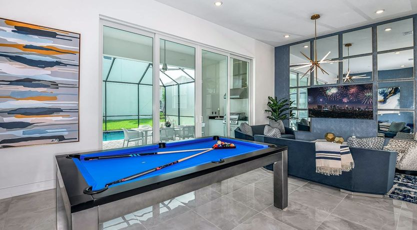 Photo of Hurricane Waltz