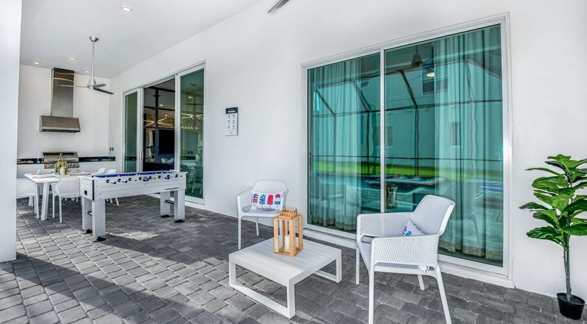 Photo of Hurricane Waltz