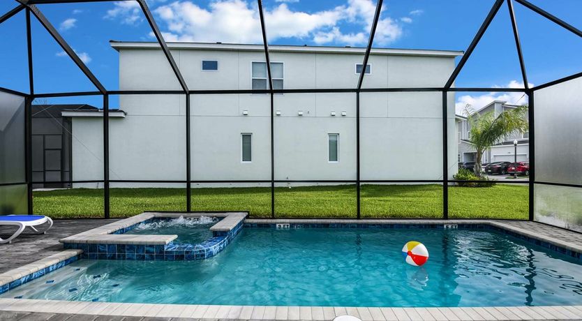 Photo of Hurricane Waltz