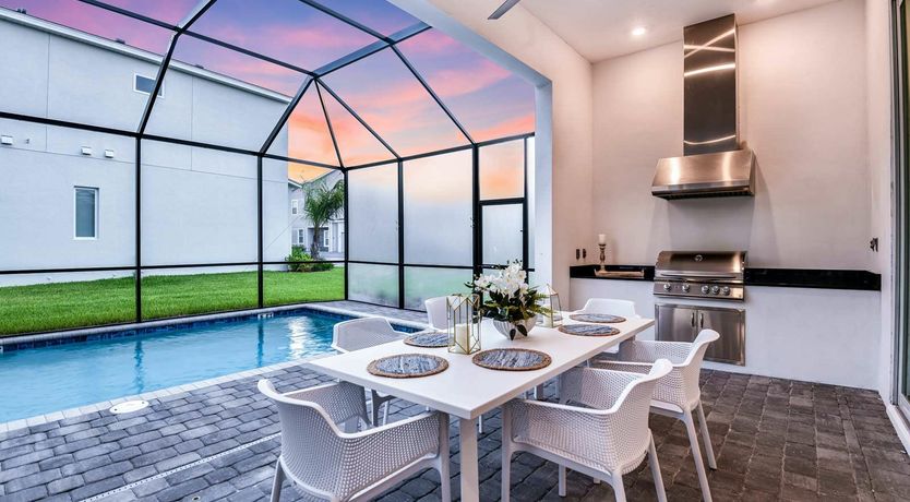 Photo of Hurricane Waltz