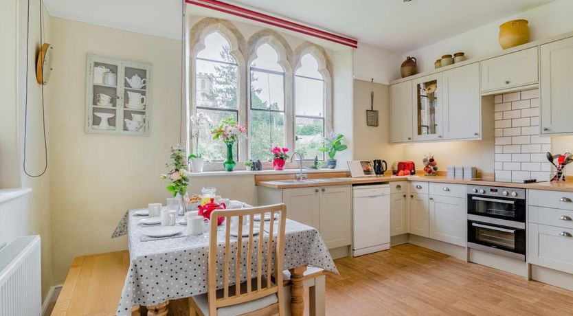 Photo of 4 Bed in Powerstock