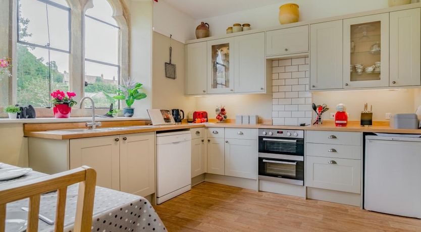 Photo of 4 Bed in Powerstock