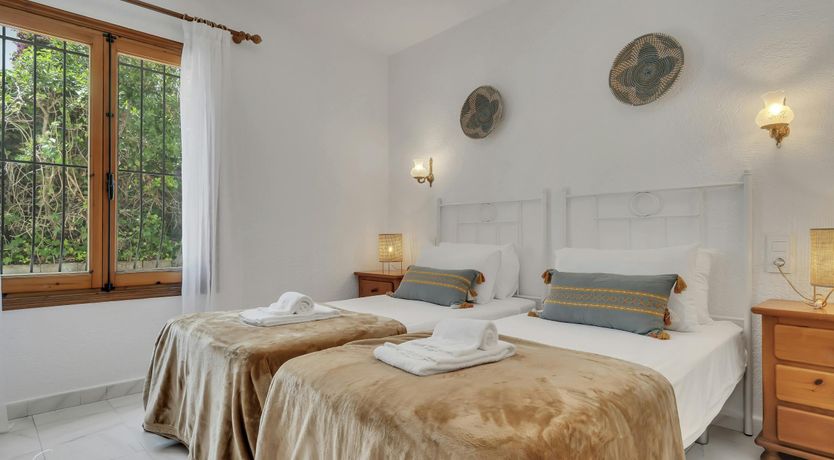 Photo of Sapphire & Amber