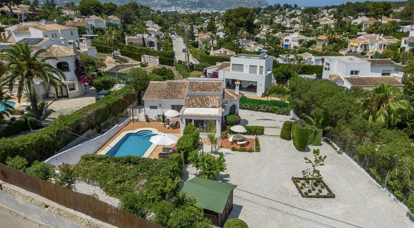 Photo of Sapphire & Amber