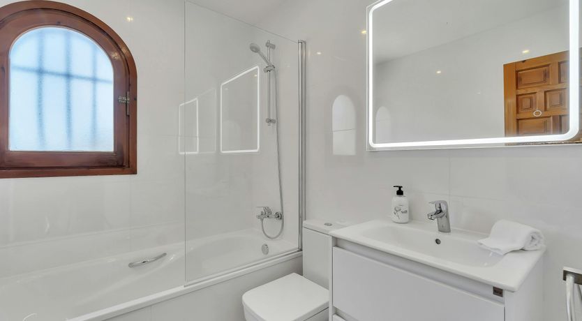 Photo of Sapphire & Amber