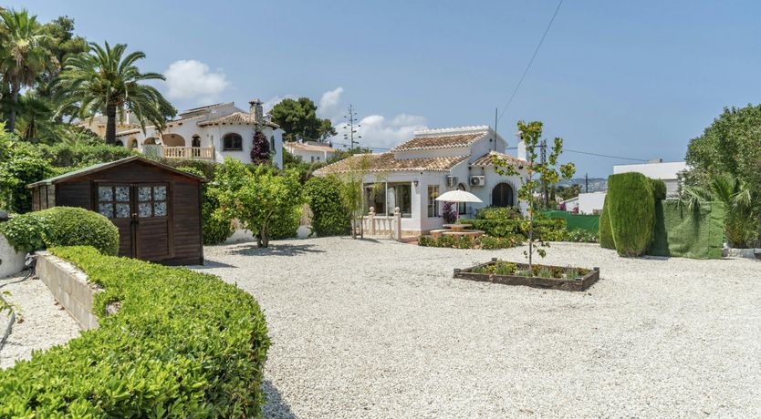 Photo of Sapphire & Amber