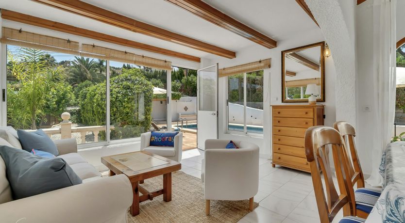 Photo of Sapphire & Amber