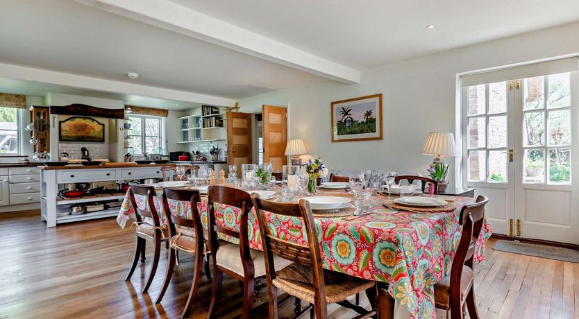 Photo of 5 Bed in Sturminster Newton