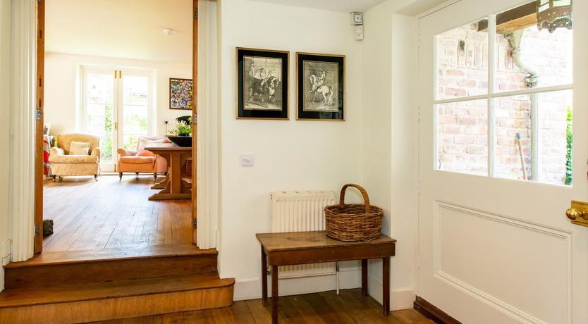 Photo of 5 Bed in Fifehead Neville