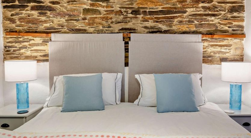 Photo of 1 Bed in Yelverton