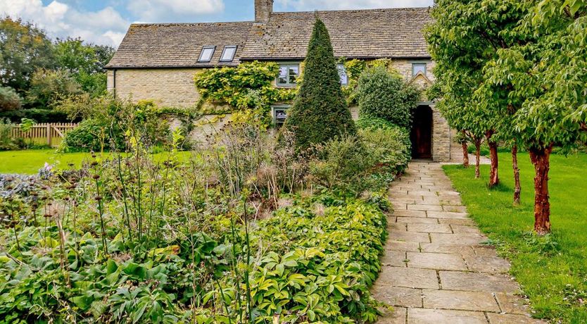 Photo of 6 Bed in Lechlade