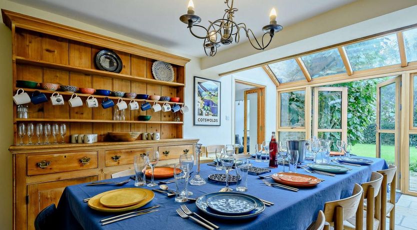 Photo of 6 Bed in Lechlade