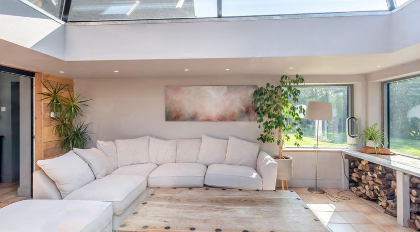 Photo of 8 Bed in Crowborough