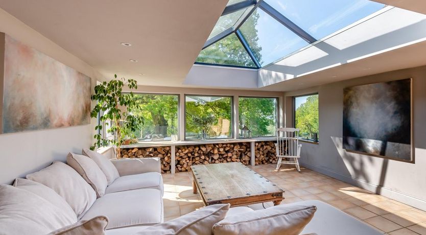 Photo of 8 Bed in Crowborough