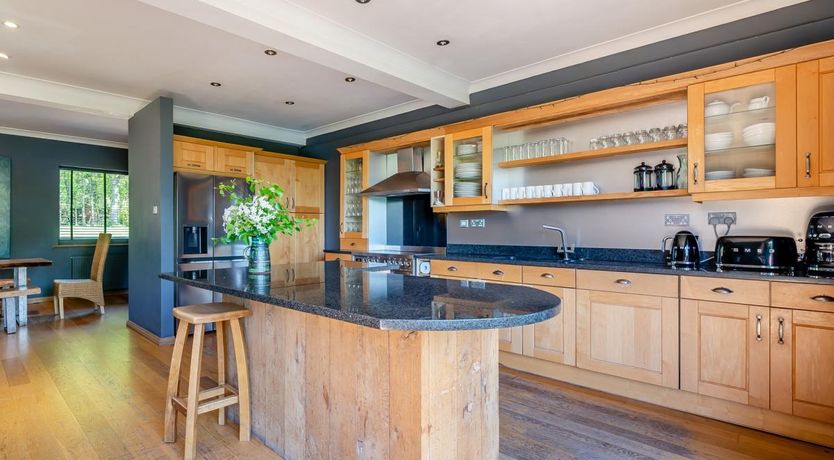 Photo of 8 Bed in Crowborough