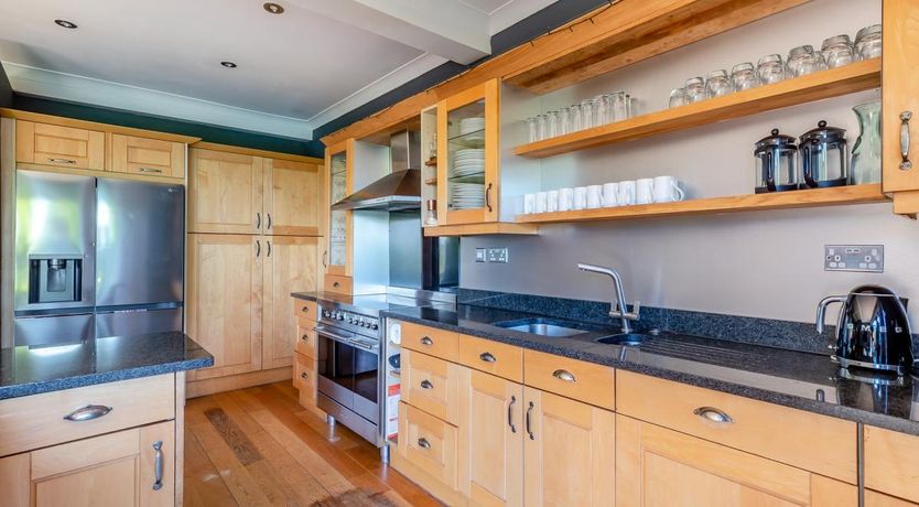 Photo of 8 Bed in Crowborough