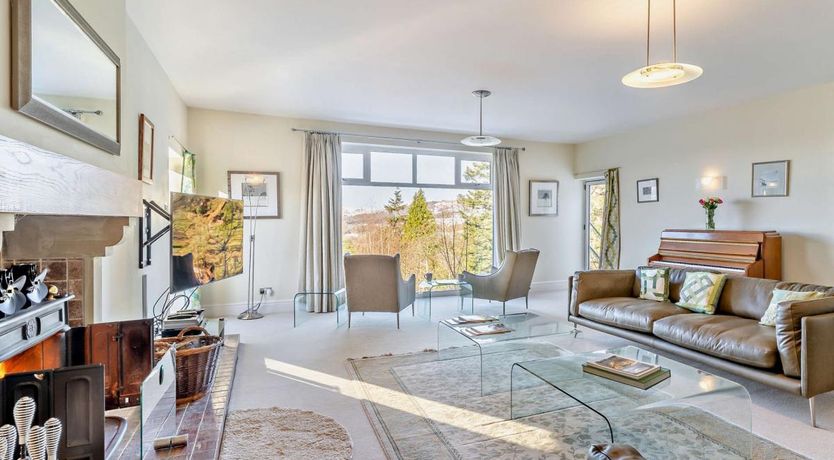 Photo of 5 Bed in Windermere