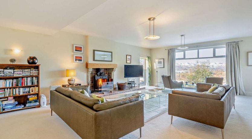 Photo of in Windermere (93302)