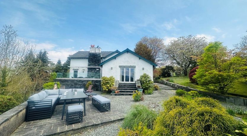 Photo of 5 Bed in Windermere