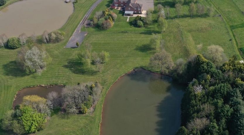 Photo of 9 Bed in Clows Top