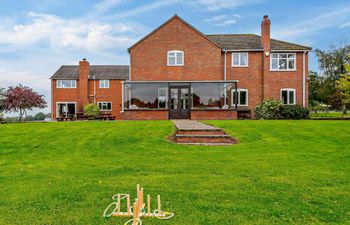 9 Bed in Clows Top Holiday Cottage