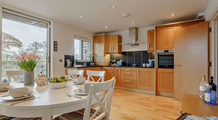 Photo of 4 Bed in Newport