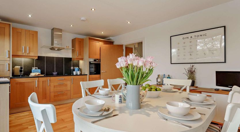 Photo of 4 Bed in Newport