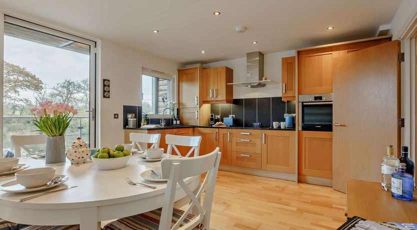 Photo of 4 Bed in Binfield