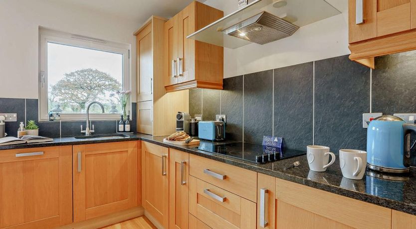 Photo of 4 Bed in Binfield