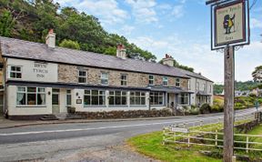 Photo of 12 Bed in Capel Curig
