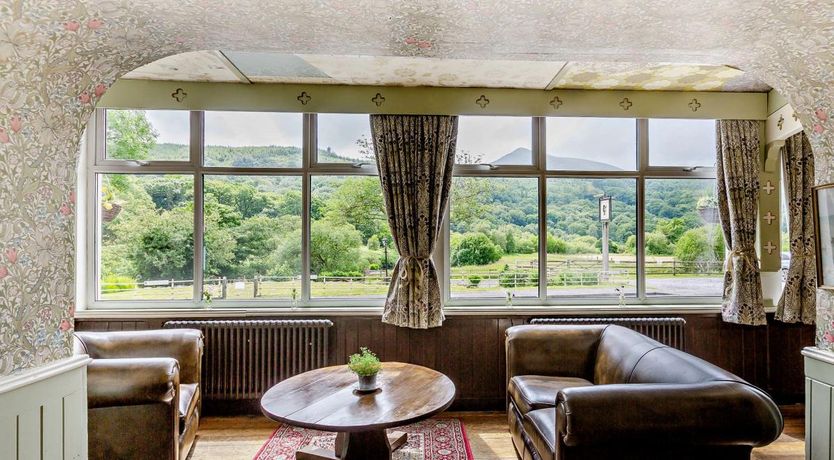 Photo of 12 Bed in Capel Curig