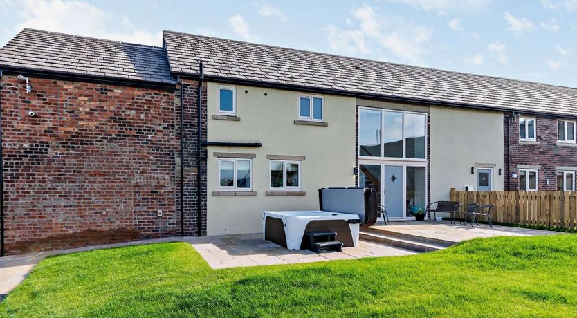 Photo of 3 Bed in Wintersett