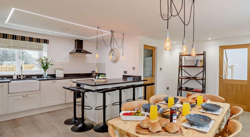 Photo of 3 Bed in Wintersett