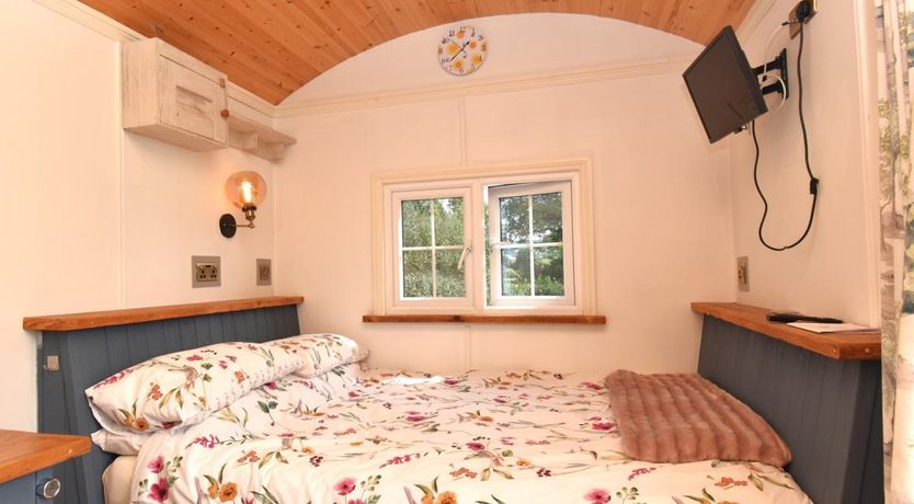 Photo of 1 Bed in Taleford