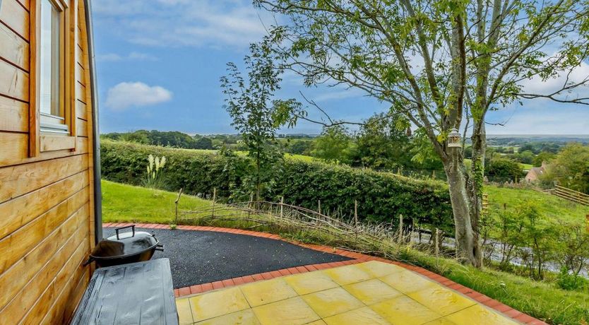 Photo of 2 Bed in Sheinton