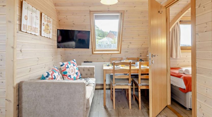 Photo of 2 Bed in Sheinton