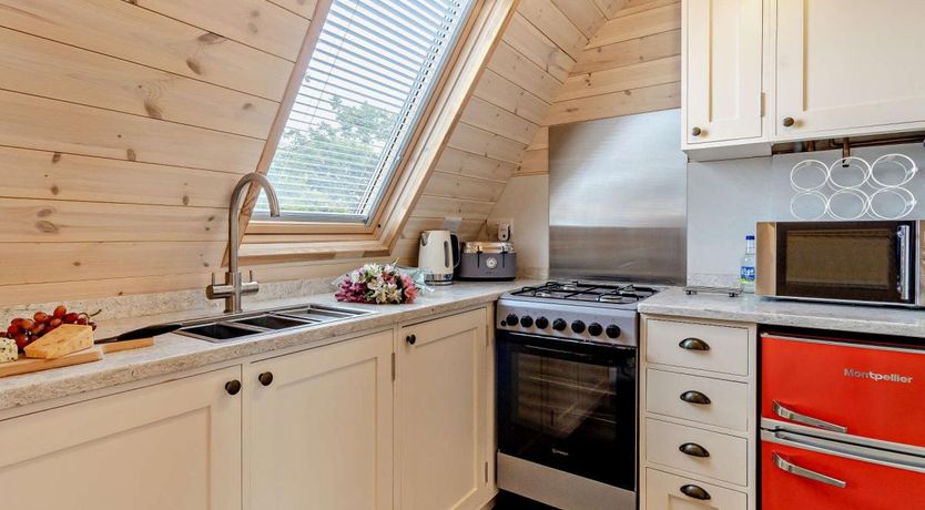 Photo of 2 Bed in Sheinton