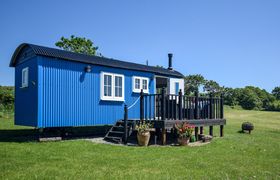 Photo of log-cabin-in-mid-and-east-devon-1