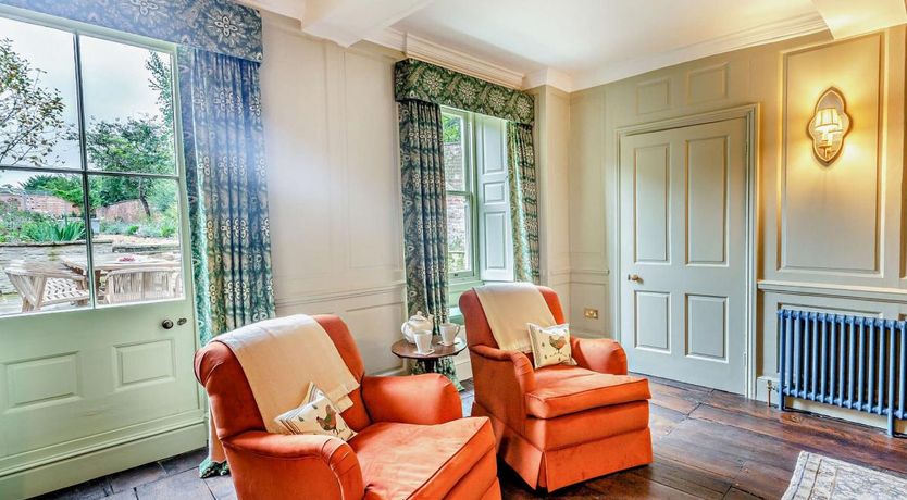 Photo of 6 Bed in Ludlow