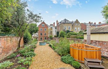 in Ludlow (93327) Holiday Cottage