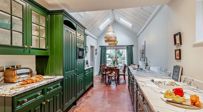 Photo of 6 Bed in Ludlow