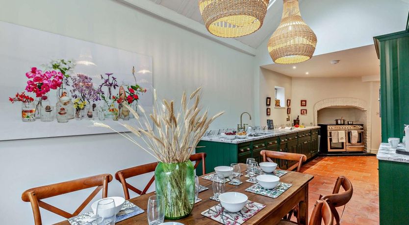 Photo of 6 Bed in Ludlow